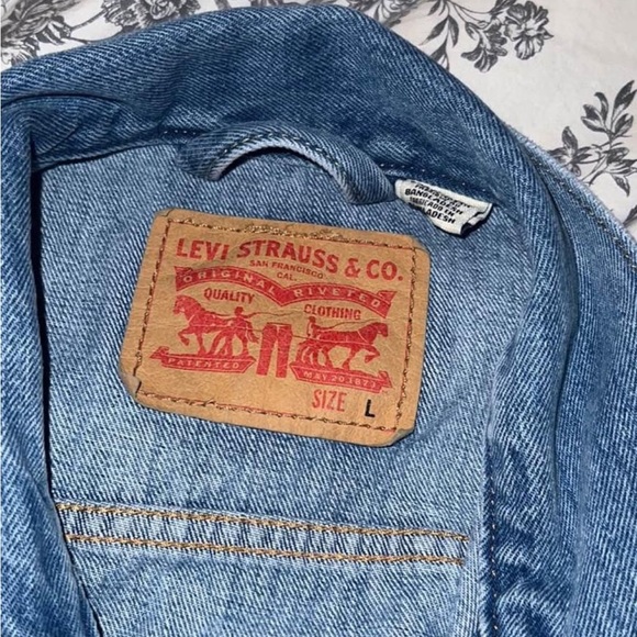 Levi’s trucker jacket - Picture 3 of 3